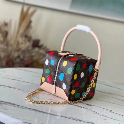 Fashionable leather bag for women