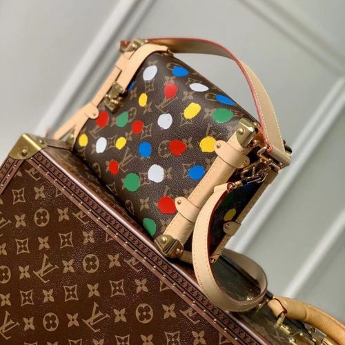 Fashionable leather bag for women