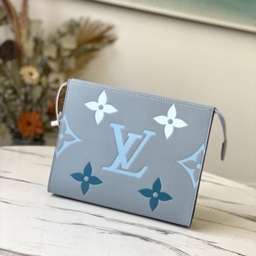 Fashionable leather bag for women