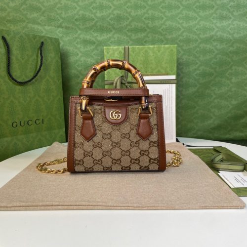 Fashionable leather bag for women