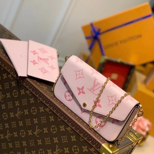 Fashionable leather bag for women