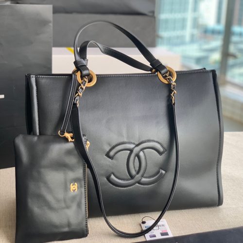 Fashionable leather bag for women