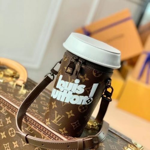 Fashionable leather bag for women