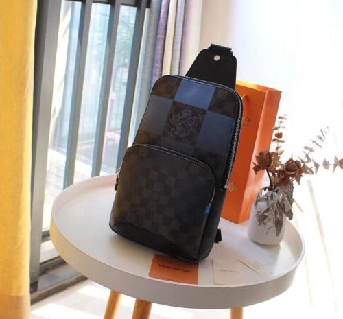 Fashionable leather bag for women