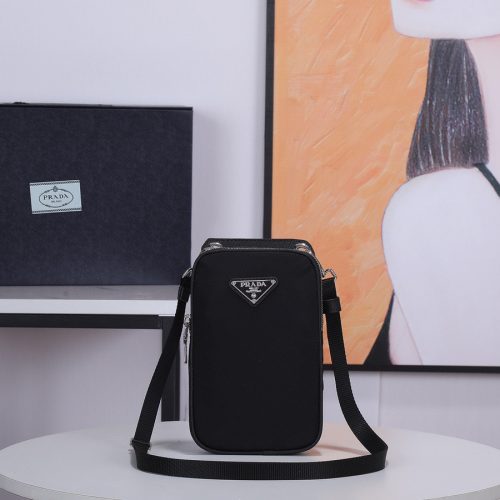 Fashionable leather bag for women