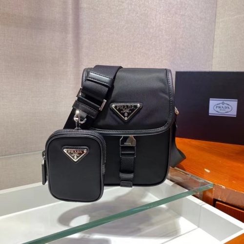 Fashionable leather bag for women