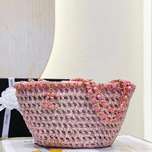 Fashionable leather bag for women