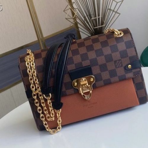 Fashionable leather bag for women