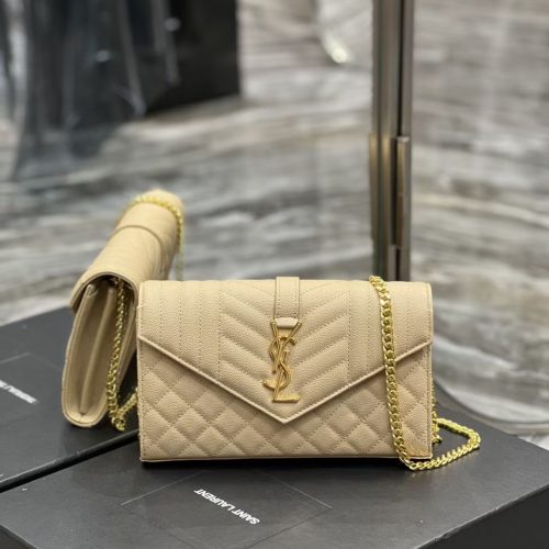 Fashionable Leather Bag for Women for relaxed shoulder carry