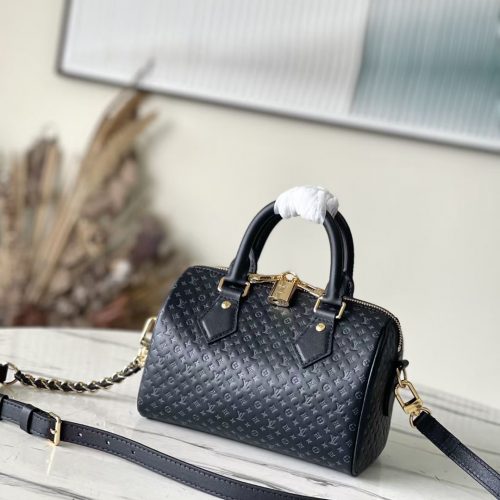 Fashionable leather bag for women