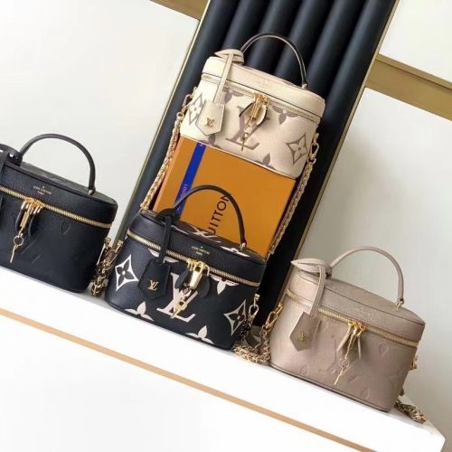 Fashionable leather bag for women