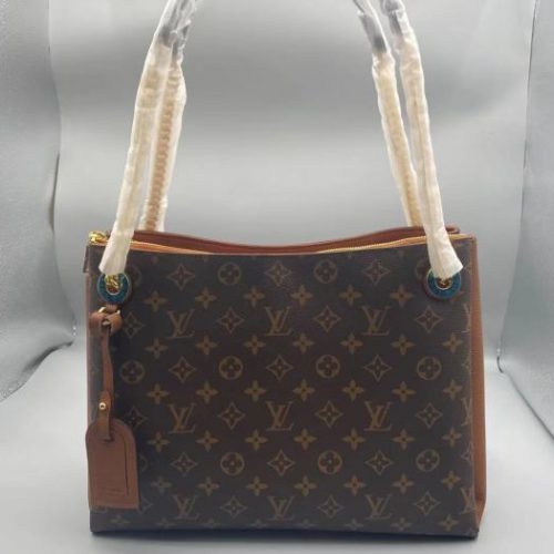 Fashionable leather bag for women