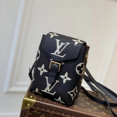 Fashionable leather bag for women