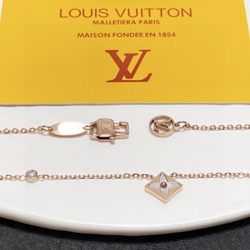 LL necklace