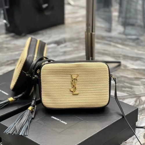 Y Camera for hands-free daily outfit