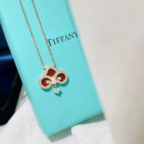 Tiff necklace
