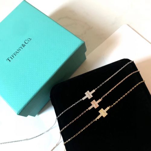 Tiff necklace