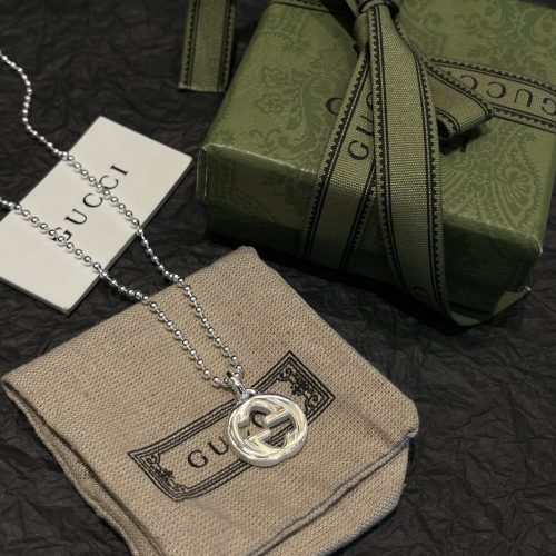 GG necklace