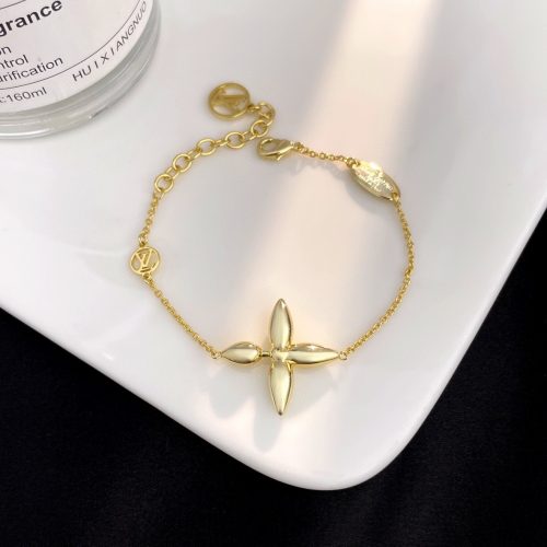 L bracelet