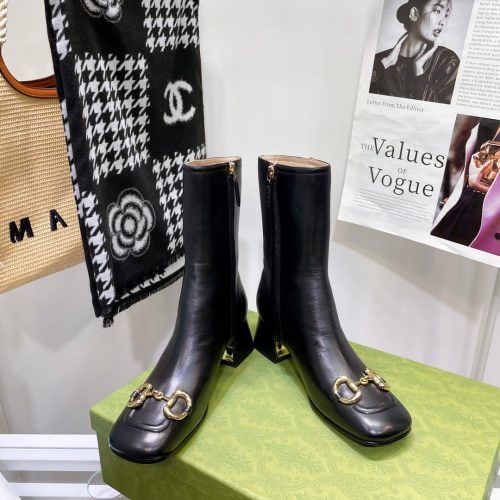 GG short boots