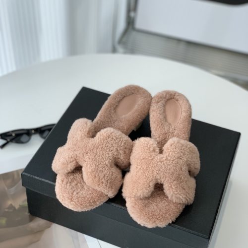 HH slippers