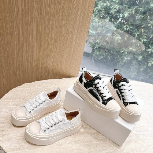 DD casual shoes