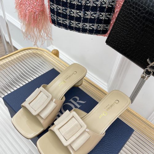DD leather slippers