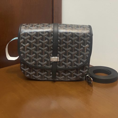Messenger Courier Bag for hands-free daily outfit
