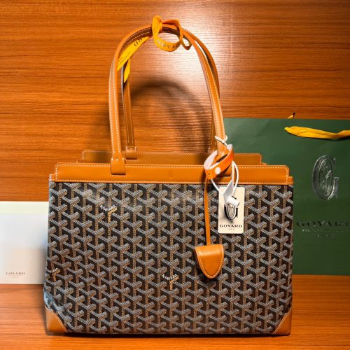 Handbag for Everyday Use 45 for relaxed shoulder carry