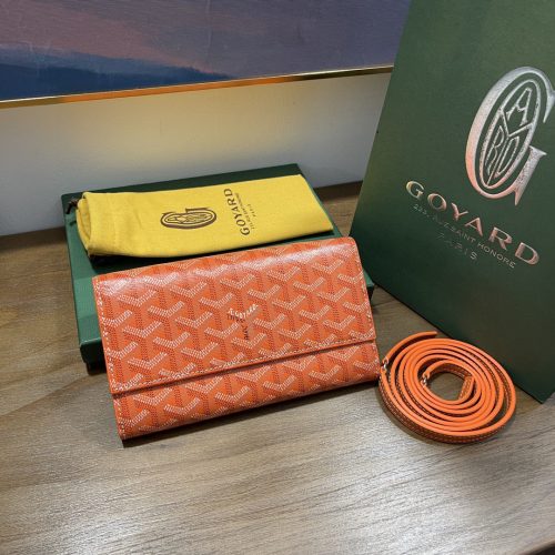 Two Fold Small Shoulder Bag for relaxed shoulder carry