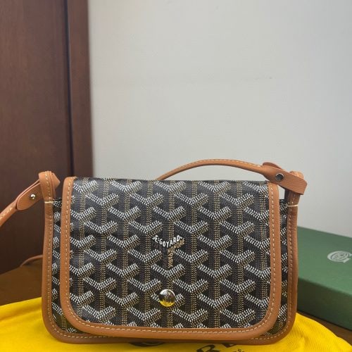 Envelope Bag for relaxed shoulder carry