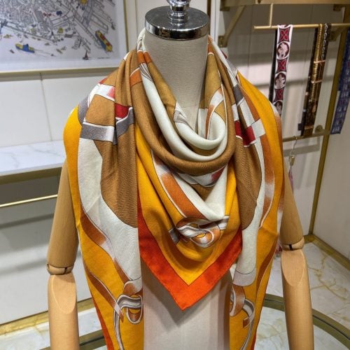 HH scarf