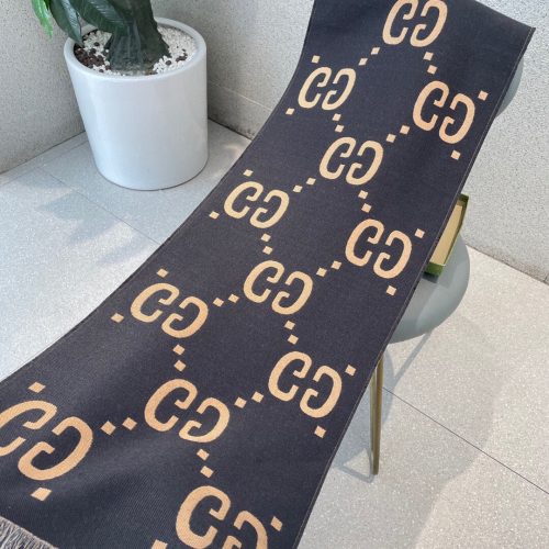 GG scarf