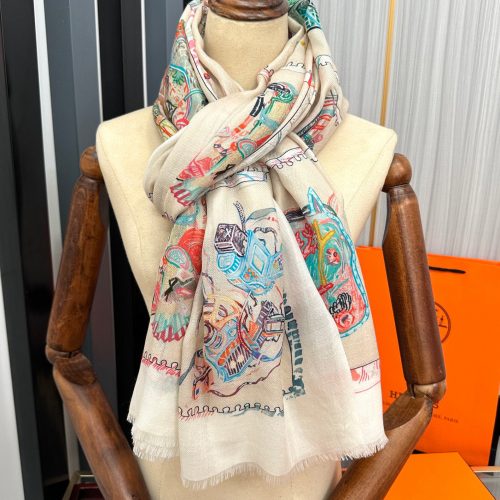 HH scarf