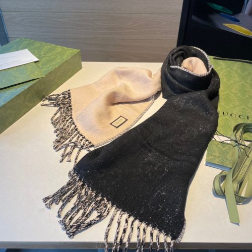 GG scarf