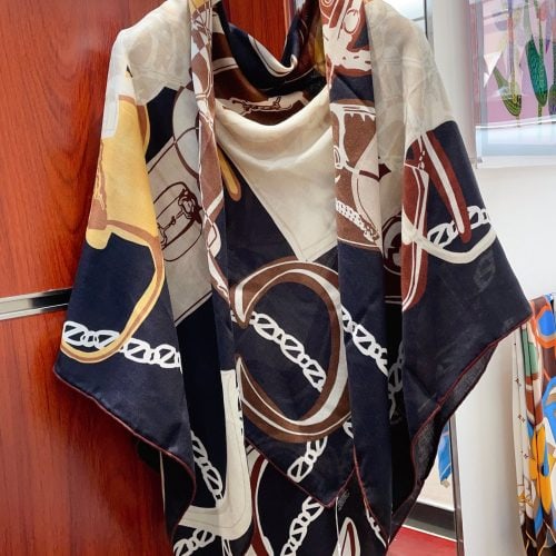 GG scarf