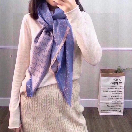 GG scarf