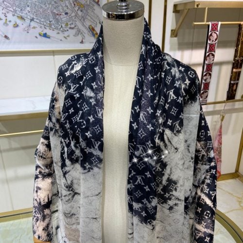 LL scarf