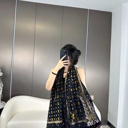 LL scarf