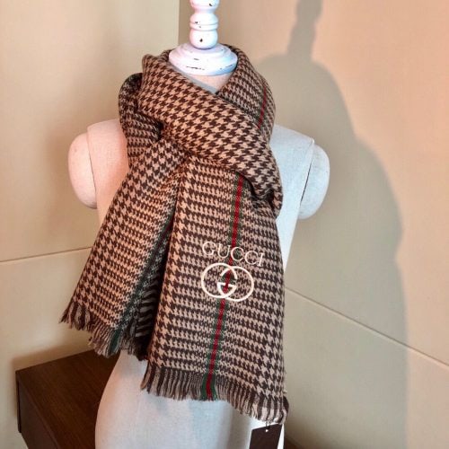 GG scarf