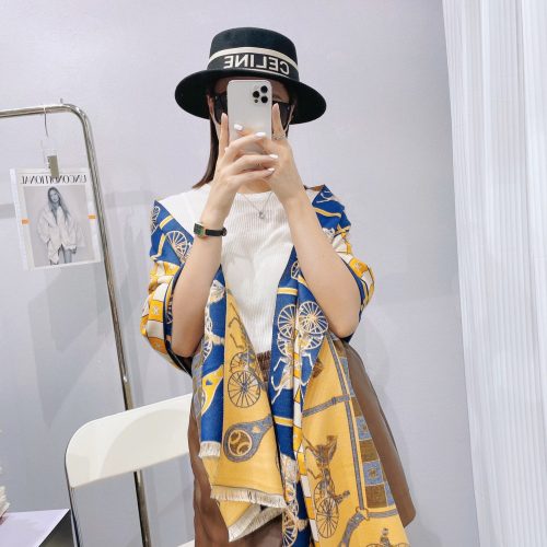 CE scarf