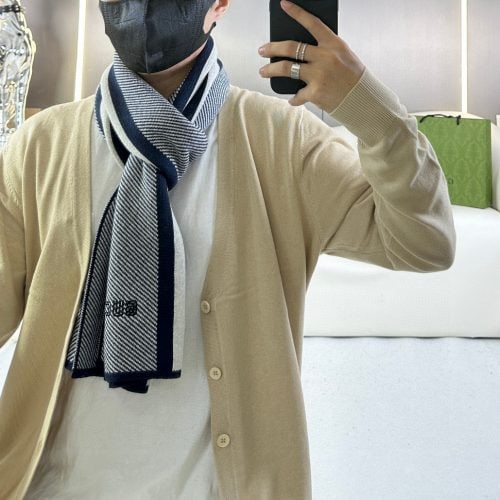 GG scarf