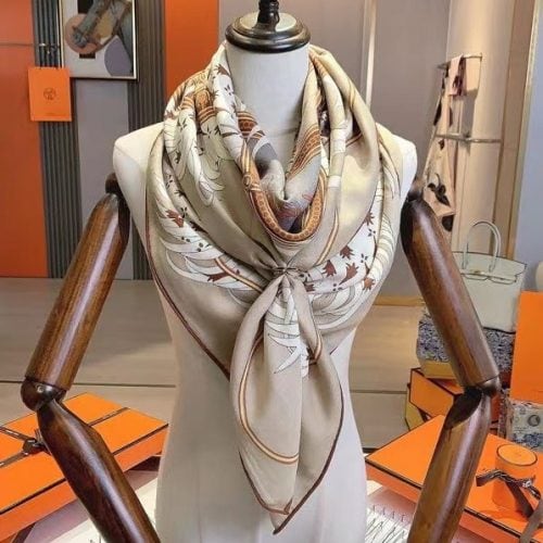 HH scarf