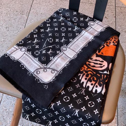 LL scarf