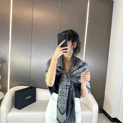 LL scarf
