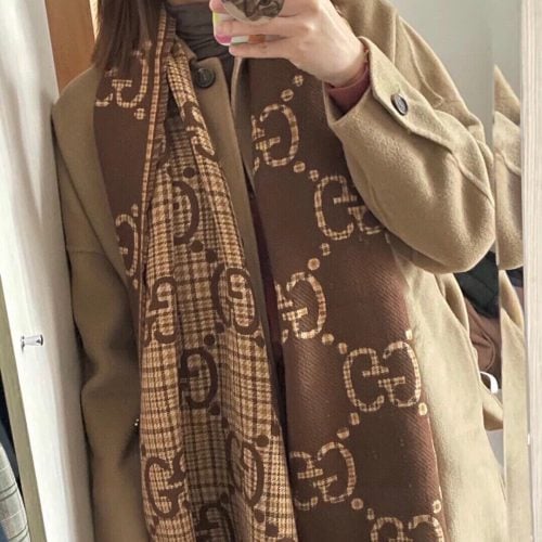 GG scarf