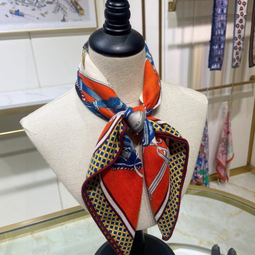 HH scarf