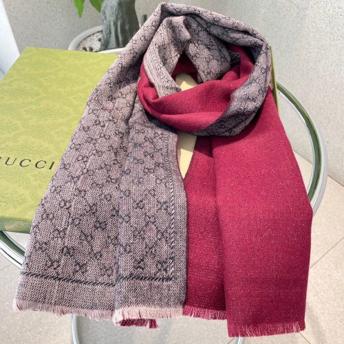 GG scarf