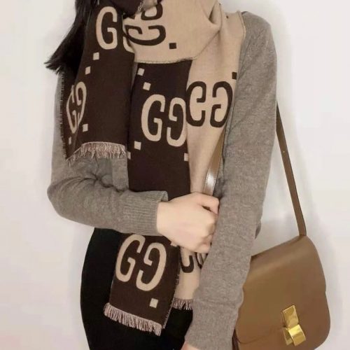 GG scarf