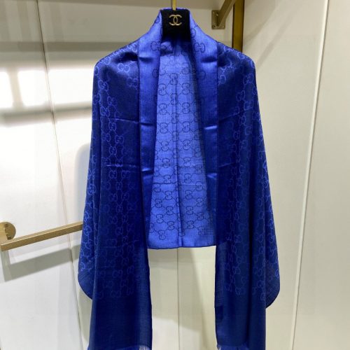 GG scarf